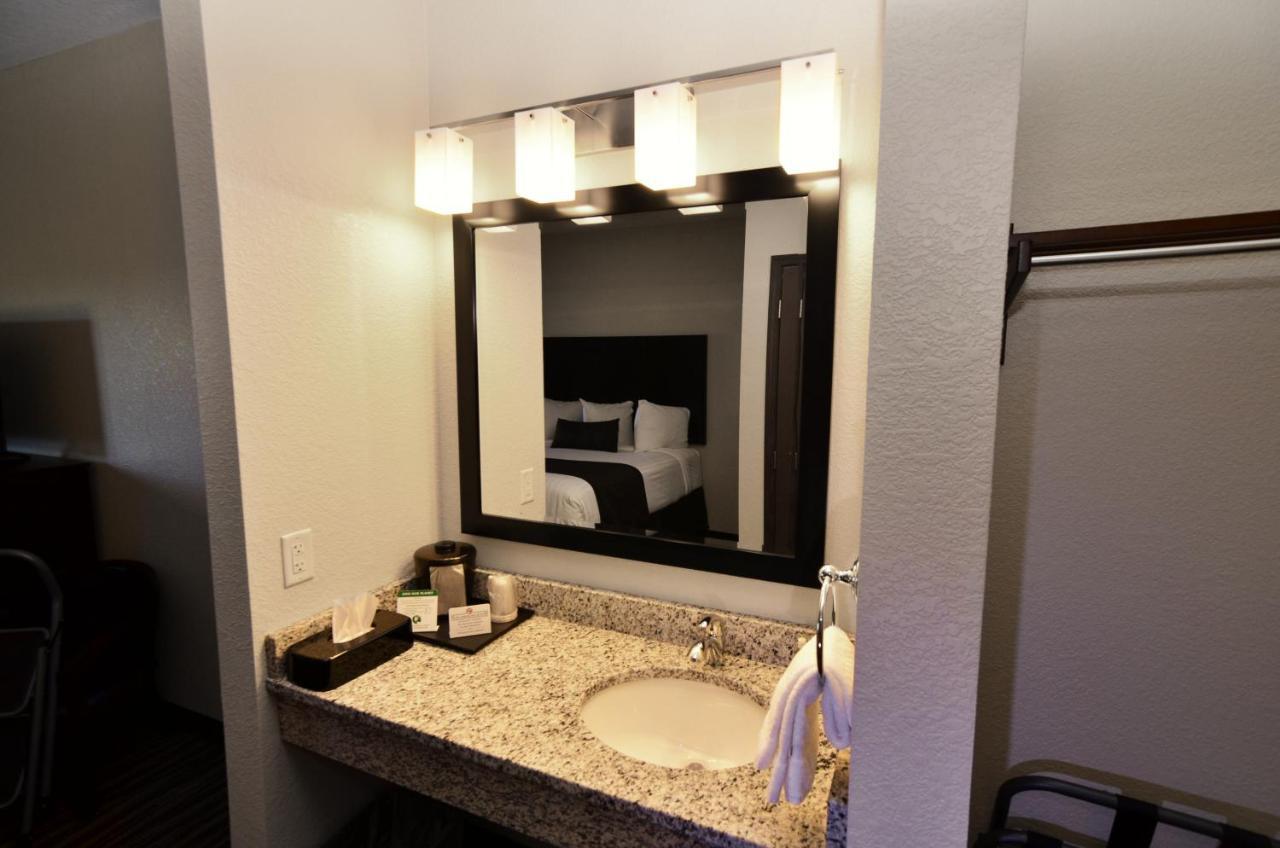 Cobblestone Inn & Suites - Manning Екстериор снимка