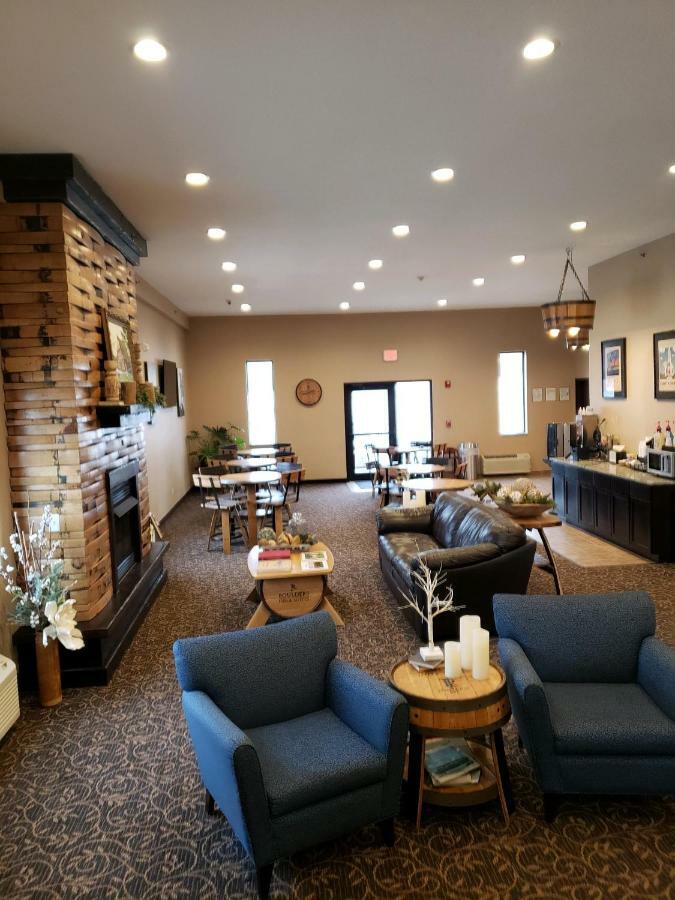 Cobblestone Inn & Suites - Manning Екстериор снимка